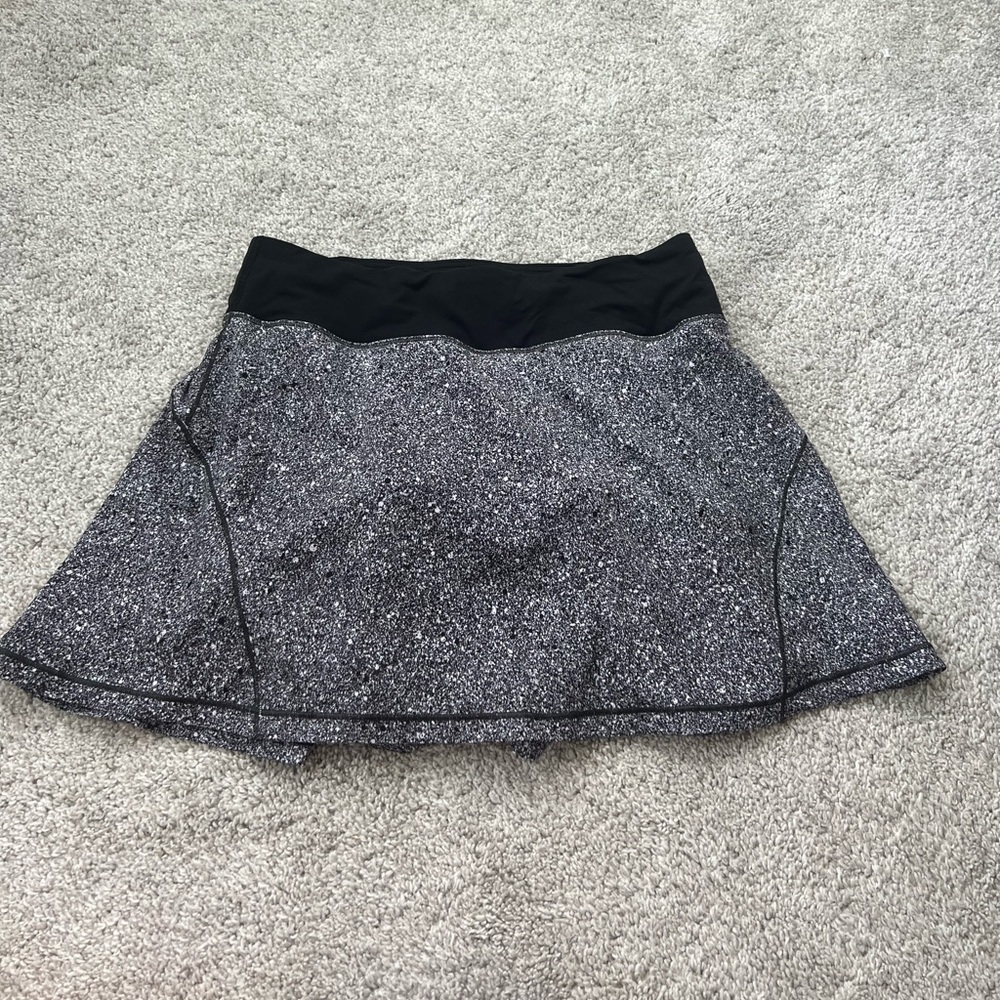 Lululemon Pleated Back Tennis Skirt Black White Grey Size 4 Tall